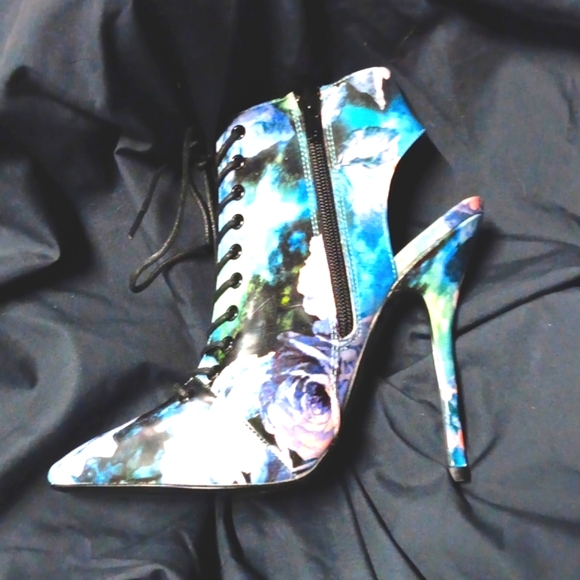 NWOT Steve Madden "Drillbit" Heeled Booties 6M - Picture 1 of 6